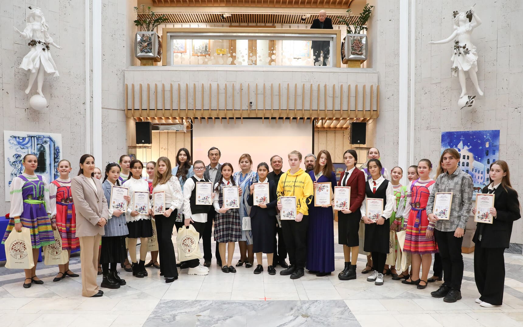 Награждены победители международного литературного конкурса «Библиотека историй: Таджикистан-Россия»